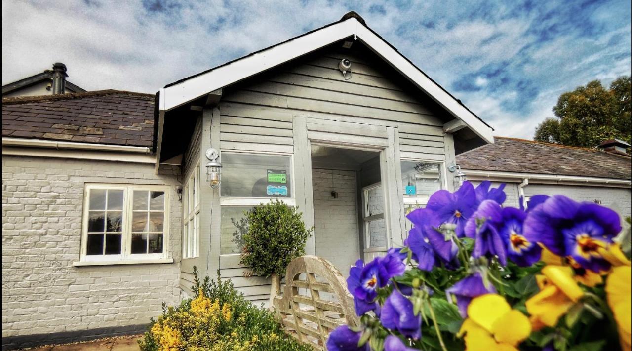 Hotel Blazing Donkey Countryside Retreat Sandwich Exterior foto